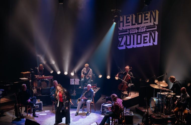 Het podium van de Philipszaal in Parktheater Eindhoven, waar lokale en regionale muzikanten optreden